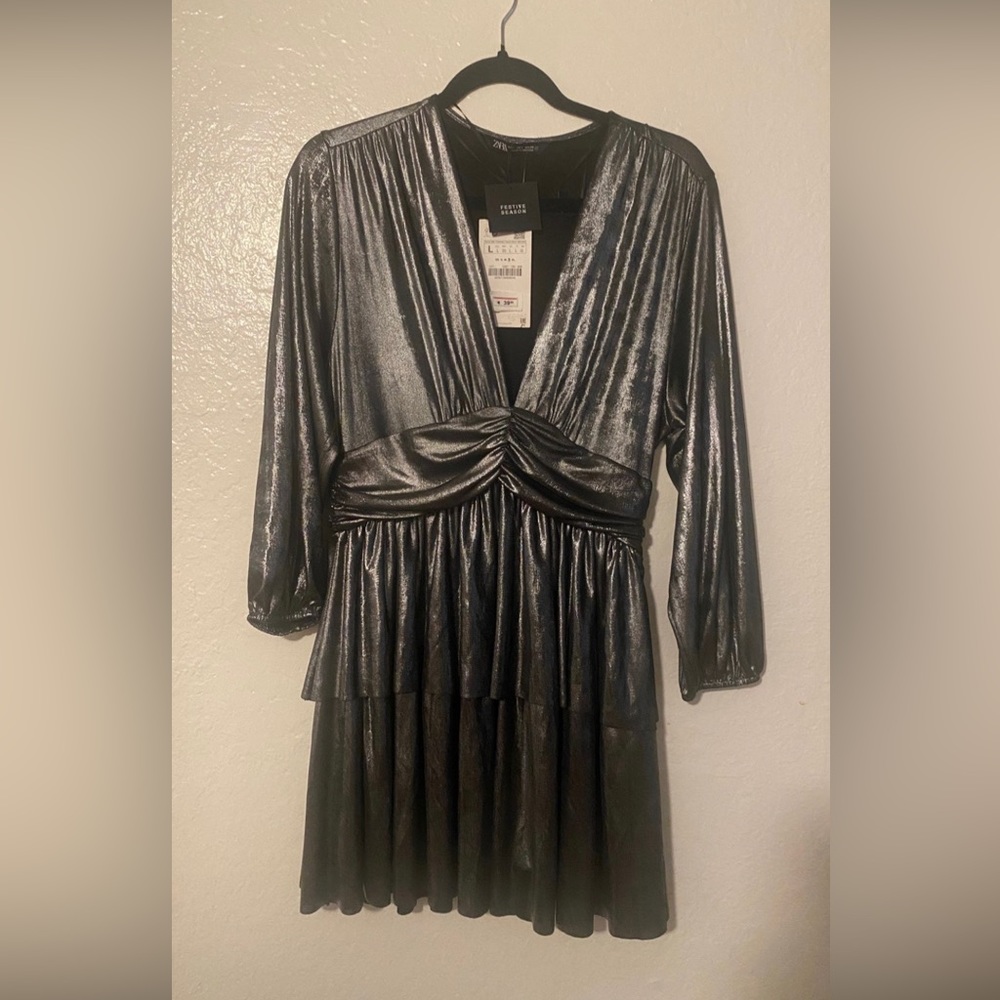 Zara short dress, size large. Silver color.